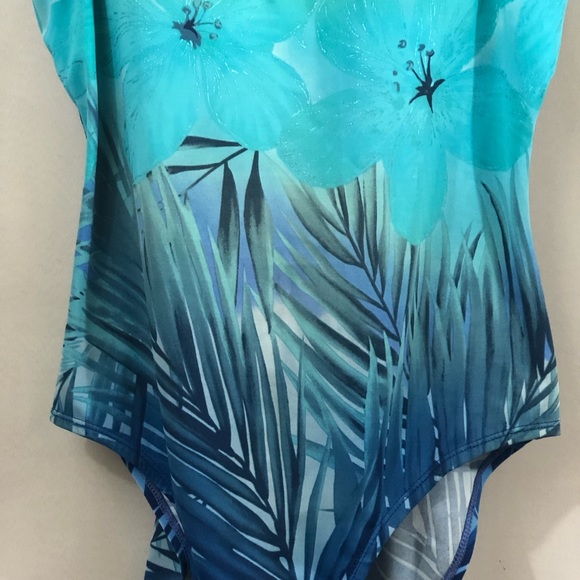 Kathy Ireland One piece swim suit. 16 - Picture 2 of 6